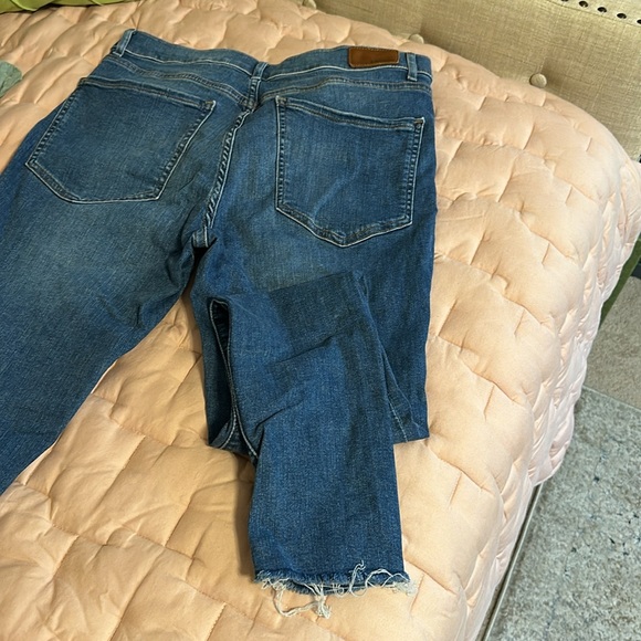 Skinny High Rise Jeans - Picture 4 of 4